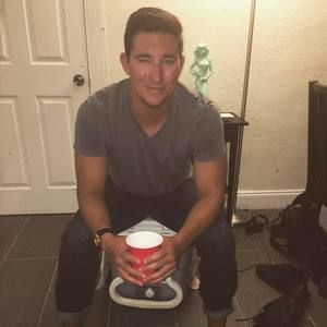 Meet your Posher, Max